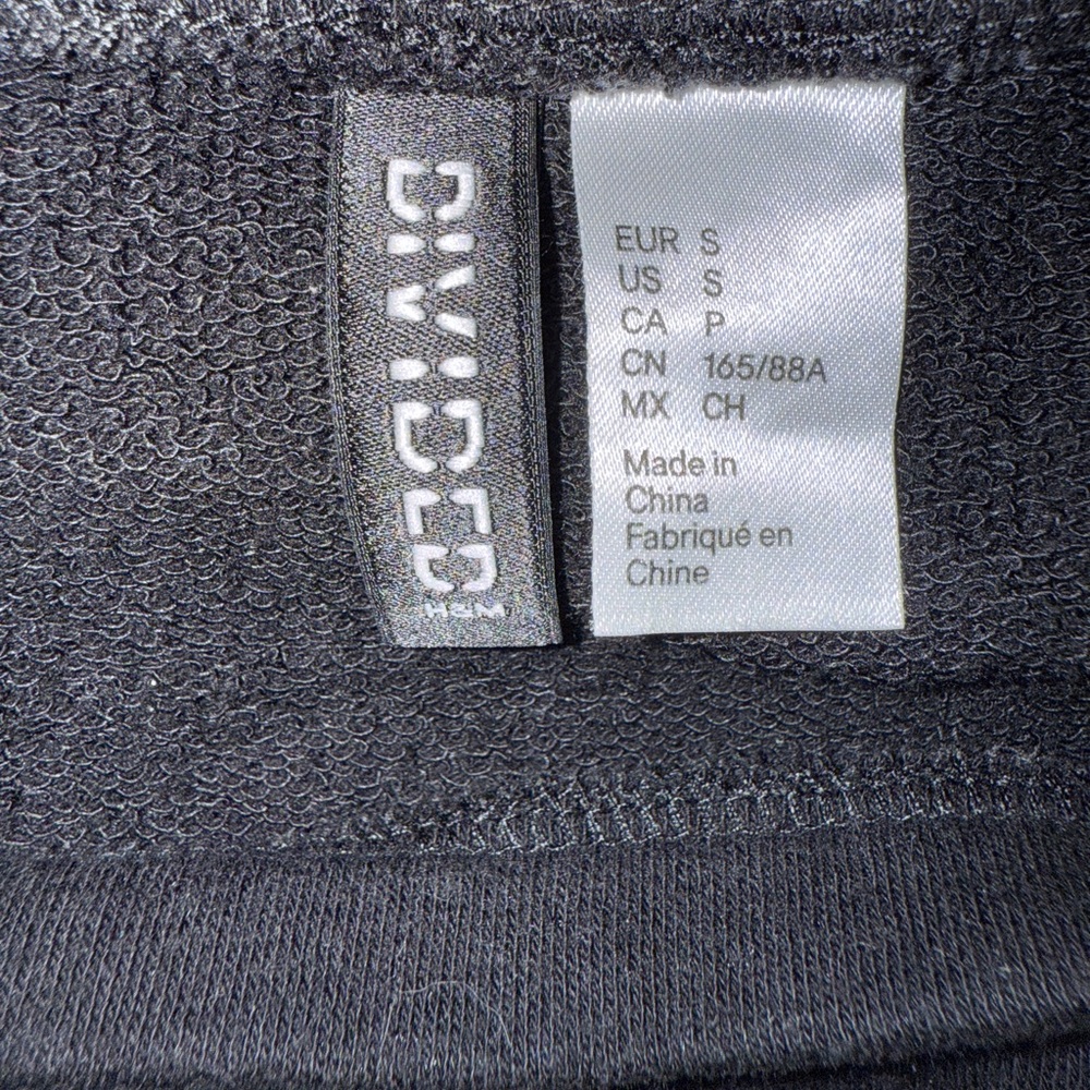 H&M Black Tee with Cat Face Design - Picture 4 of 4